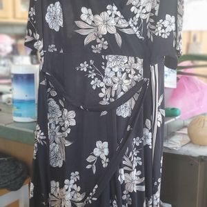 Loralette 3x jumpsuit.. black floral. Tie waist. Wide leg. Silky soft